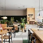 Cove Centrum Hotel