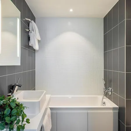 Cove Centrum 4* Haga