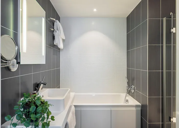 Hotel Cove Centrum 4*