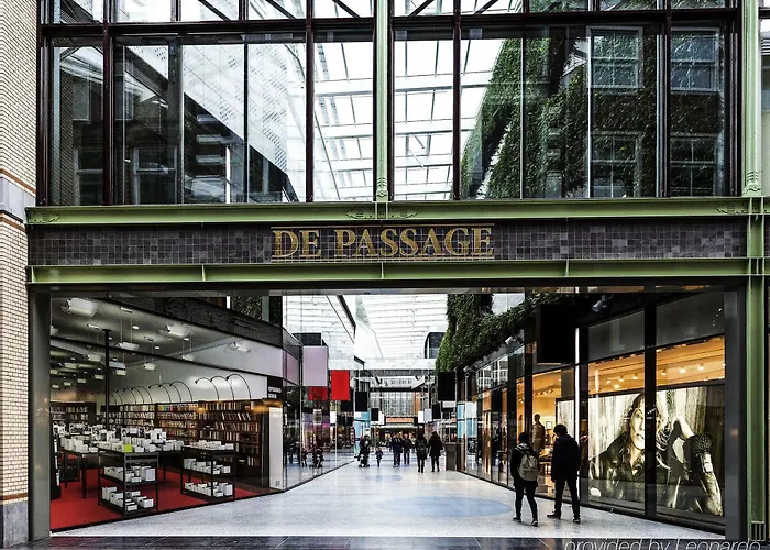 ホテル Cove Centrum 4*