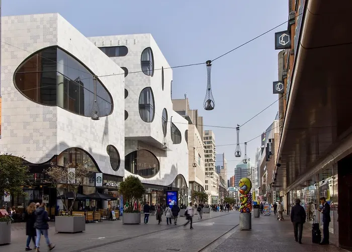 ホテル Cove Centrum 4*